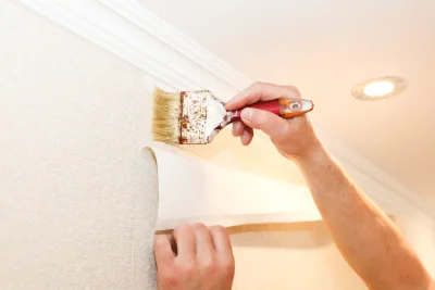 Pose de papier peint à Merles — revêtements muraux et toiles de verre